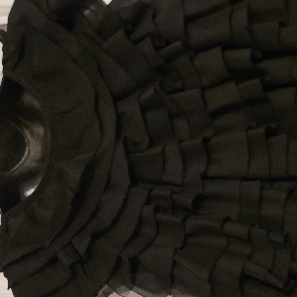FOREVER Black Ruffle Pattern Vest - Picture 5 of 6